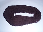 含金酸性染料で染め上がった羊毛糸の写真